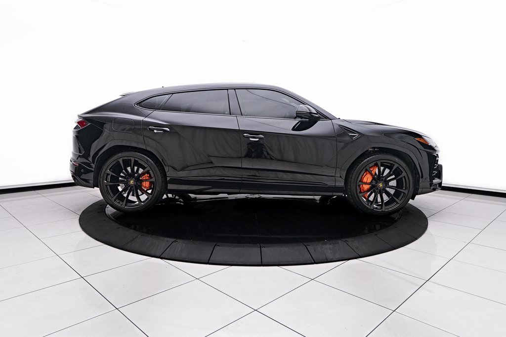 Used 2022 Lamborghini Urus image 13