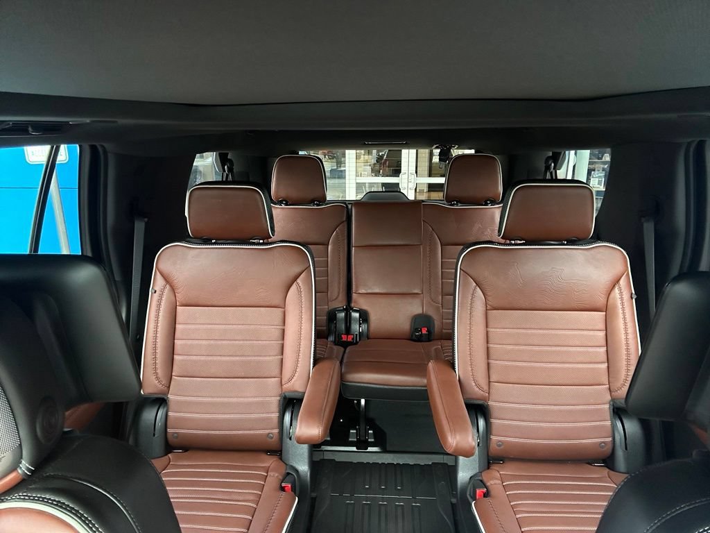 Used 2023 GMC Yukon Denali Ultimate w/ LPO, Floor Liner Package AWD/4WD image 27