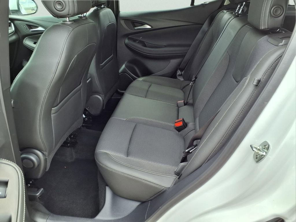 Used 2025 Buick Encore GX Preferred AWD/4WD image 23