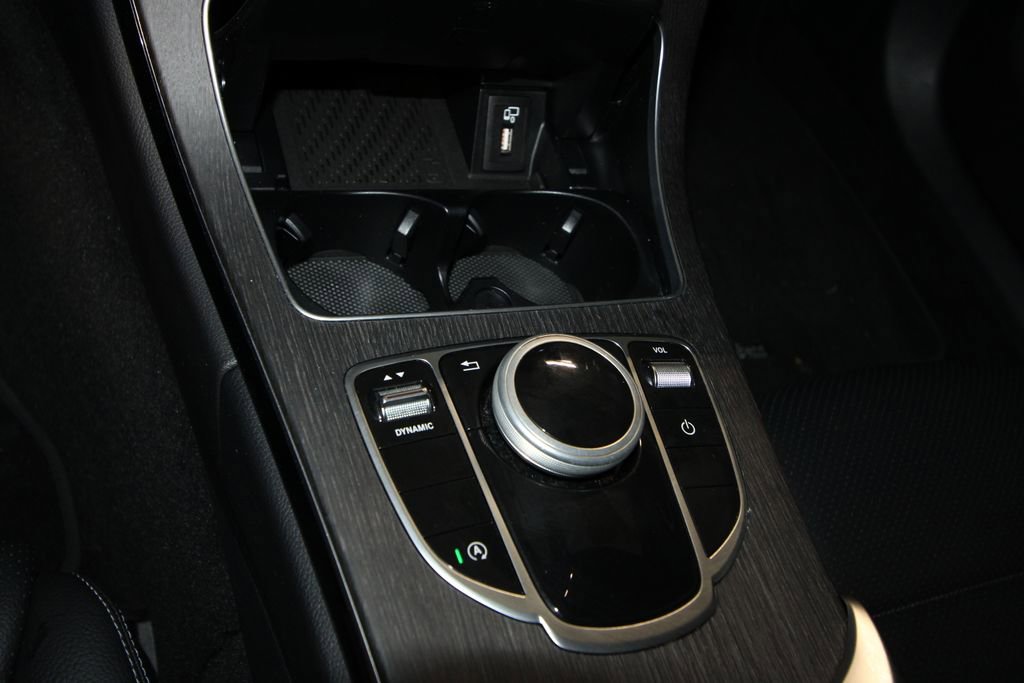 Used 2020 Mercedes-Benz C 300 4MATIC Sedan image 19
