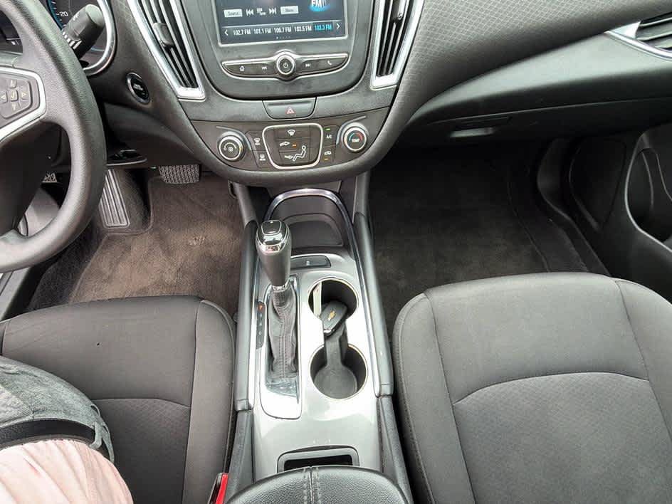 Used 2018 Chevrolet Malibu LT FWD image 23