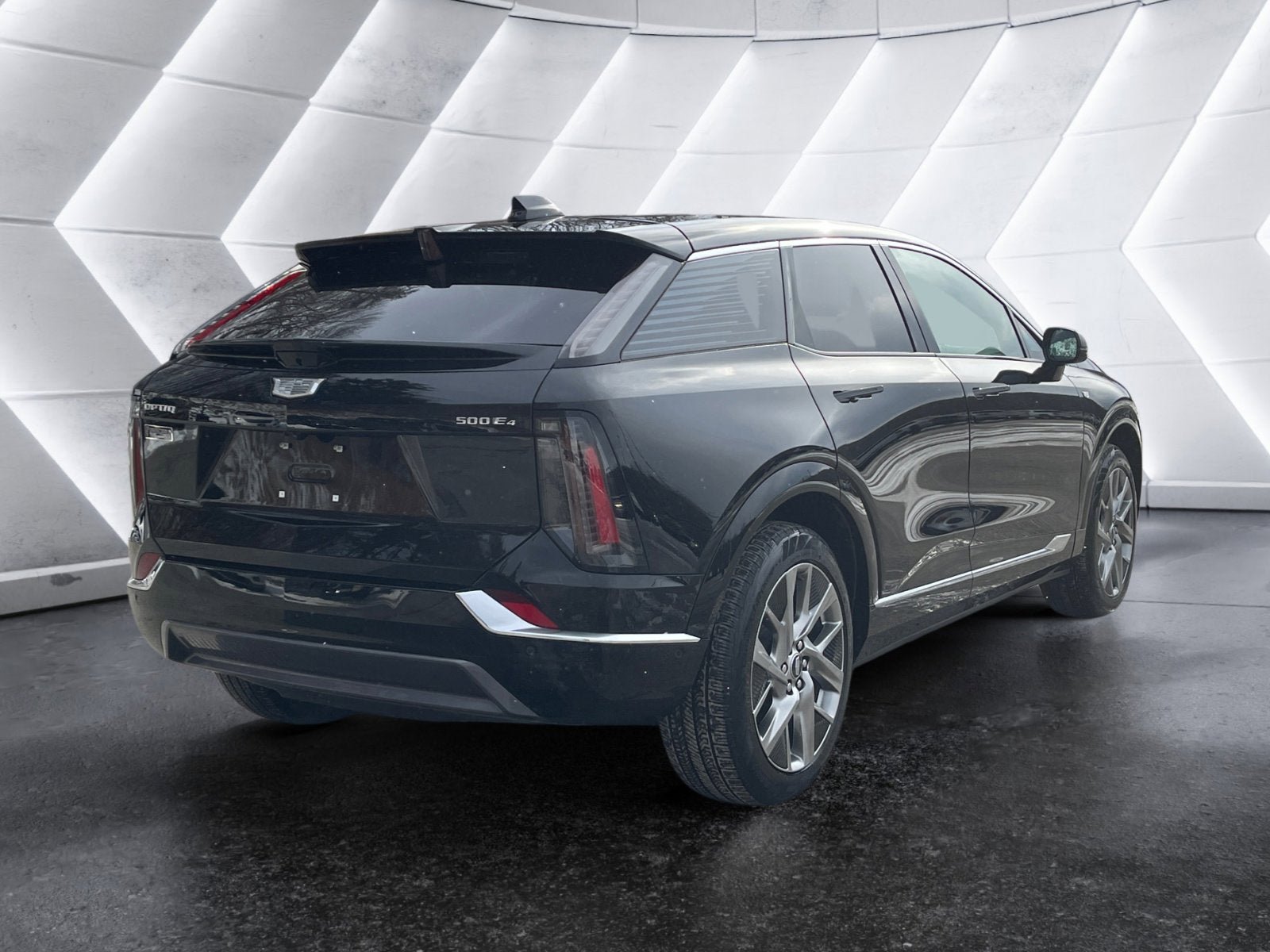 Used 2025 Cadillac Optiq Luxury 2 w/ LPO, Floor Liner Package AWD/4WD image 6