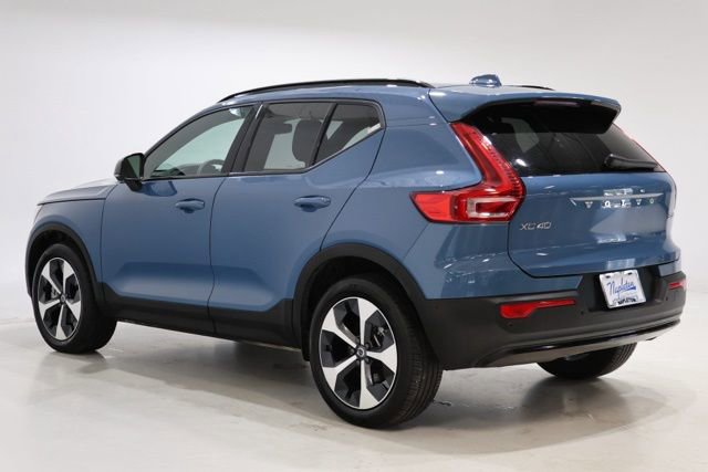 Used 2025 Volvo XC40 B5 Plus AWD/4WD image 5
