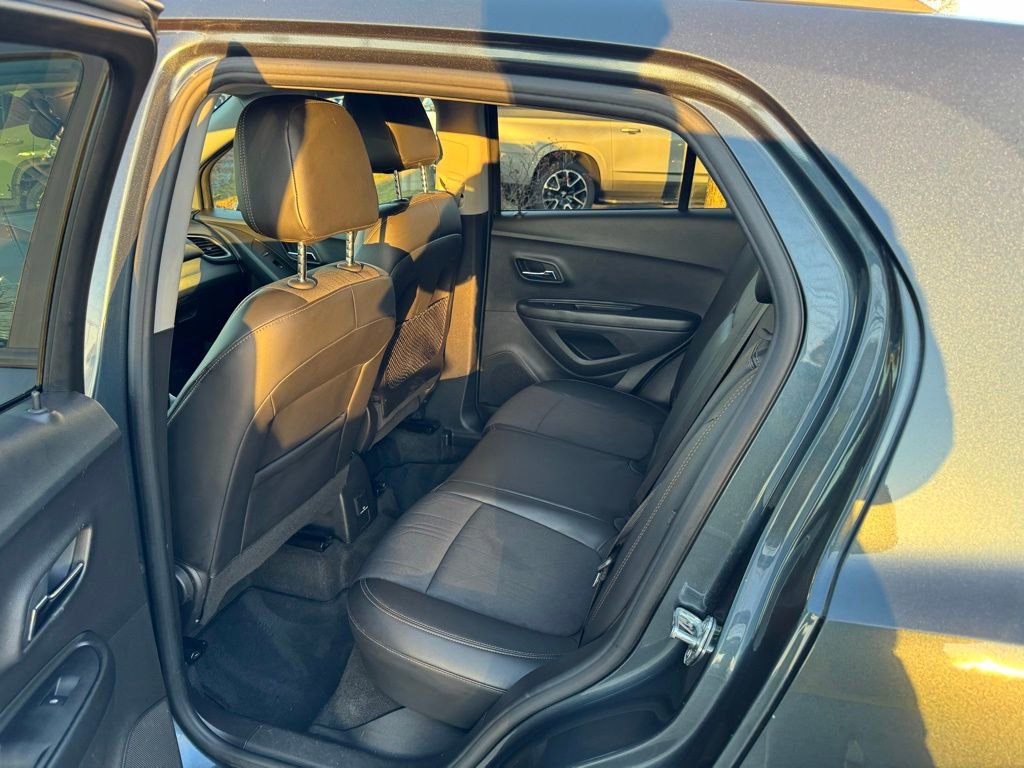 Used 2021 Chevrolet Trax LT w/ Driver Confidence Package image 18