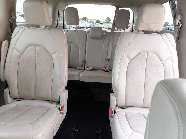 Used 2019 Chrysler Pacifica Touring-L Plus FWD image 27