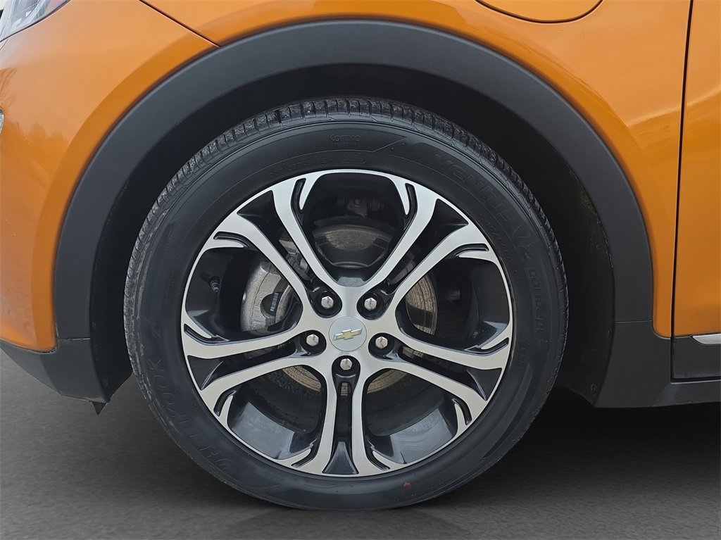 Used 2017 Chevrolet Bolt Premier w/ Driver Confidence II Package image 4