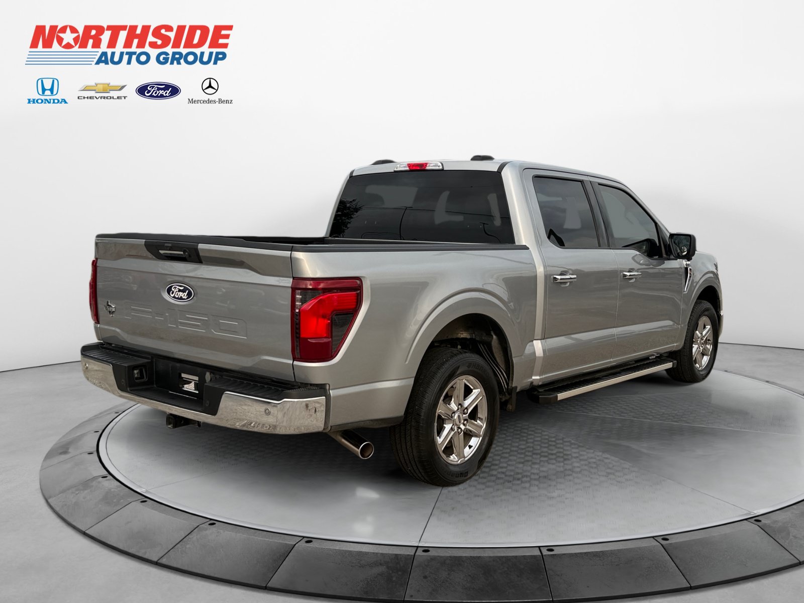 Used 2024 Ford F150 XLT w/ Mobile Office Package RWD image 7