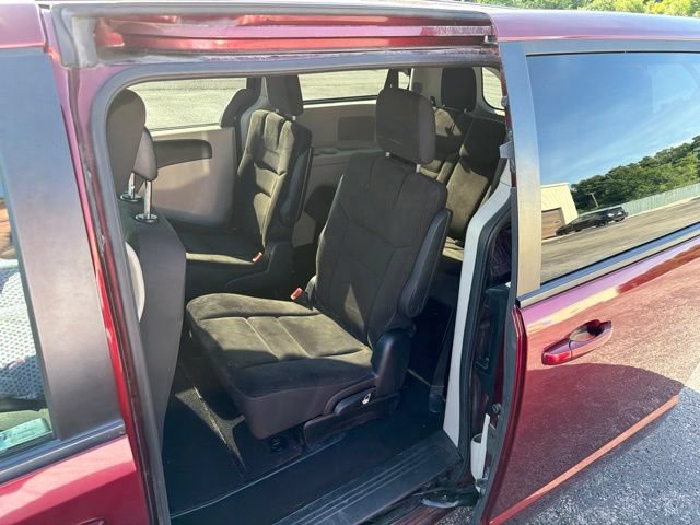 Used 2018 Dodge Grand Caravan SE w/ UConnect Hands-Free Group FWD image 20