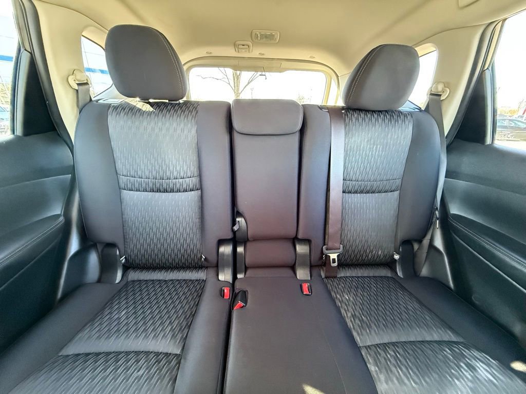 Used 2017 Nissan Rogue SV image 25