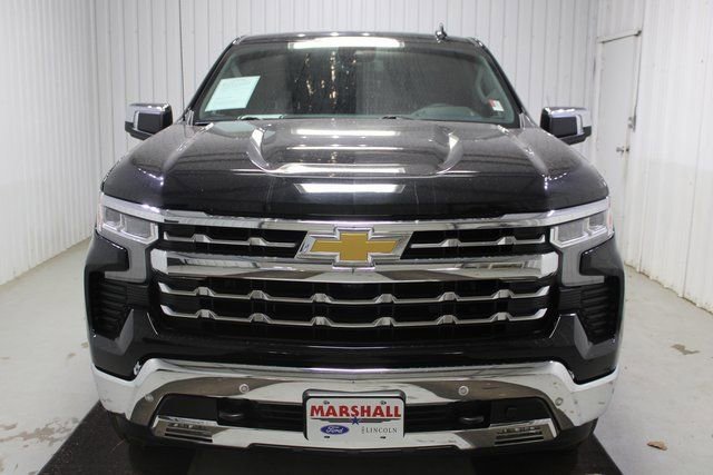 Used 2024 Chevrolet Silverado 1500 LTZ AWD/4WD image 2