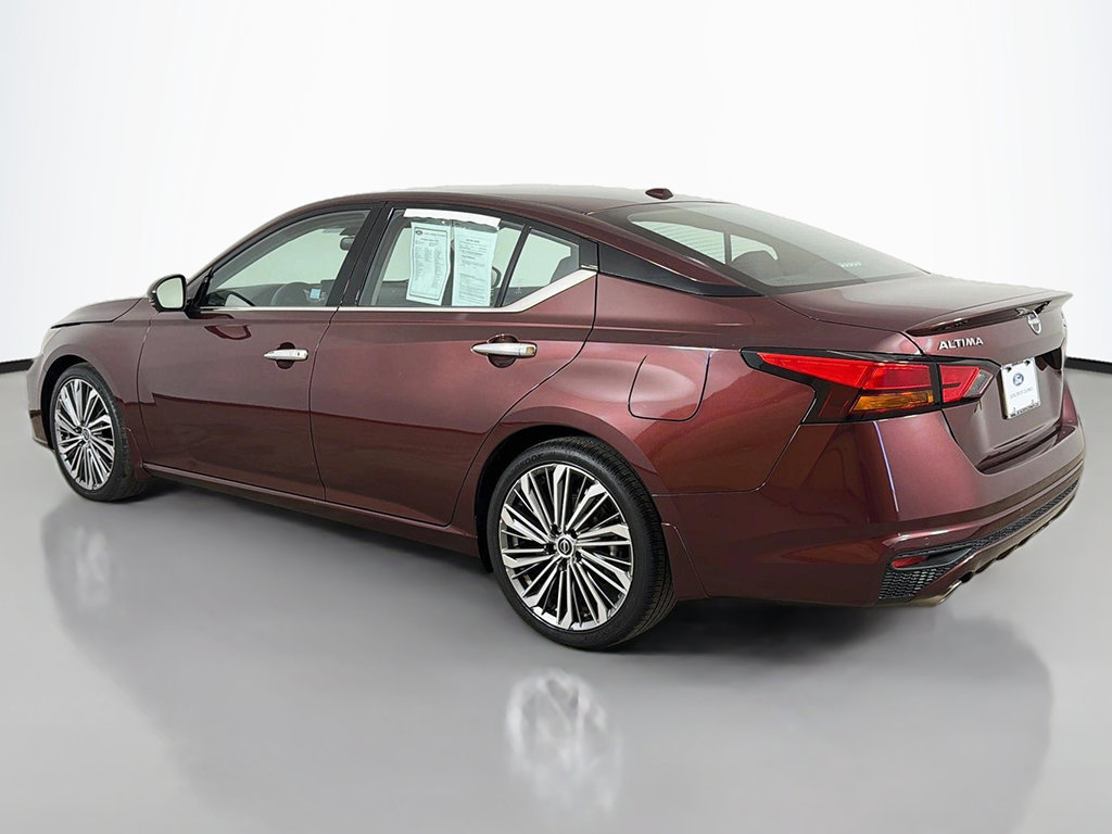 Used 2024 Nissan Altima 2.5 SL FWD image 12