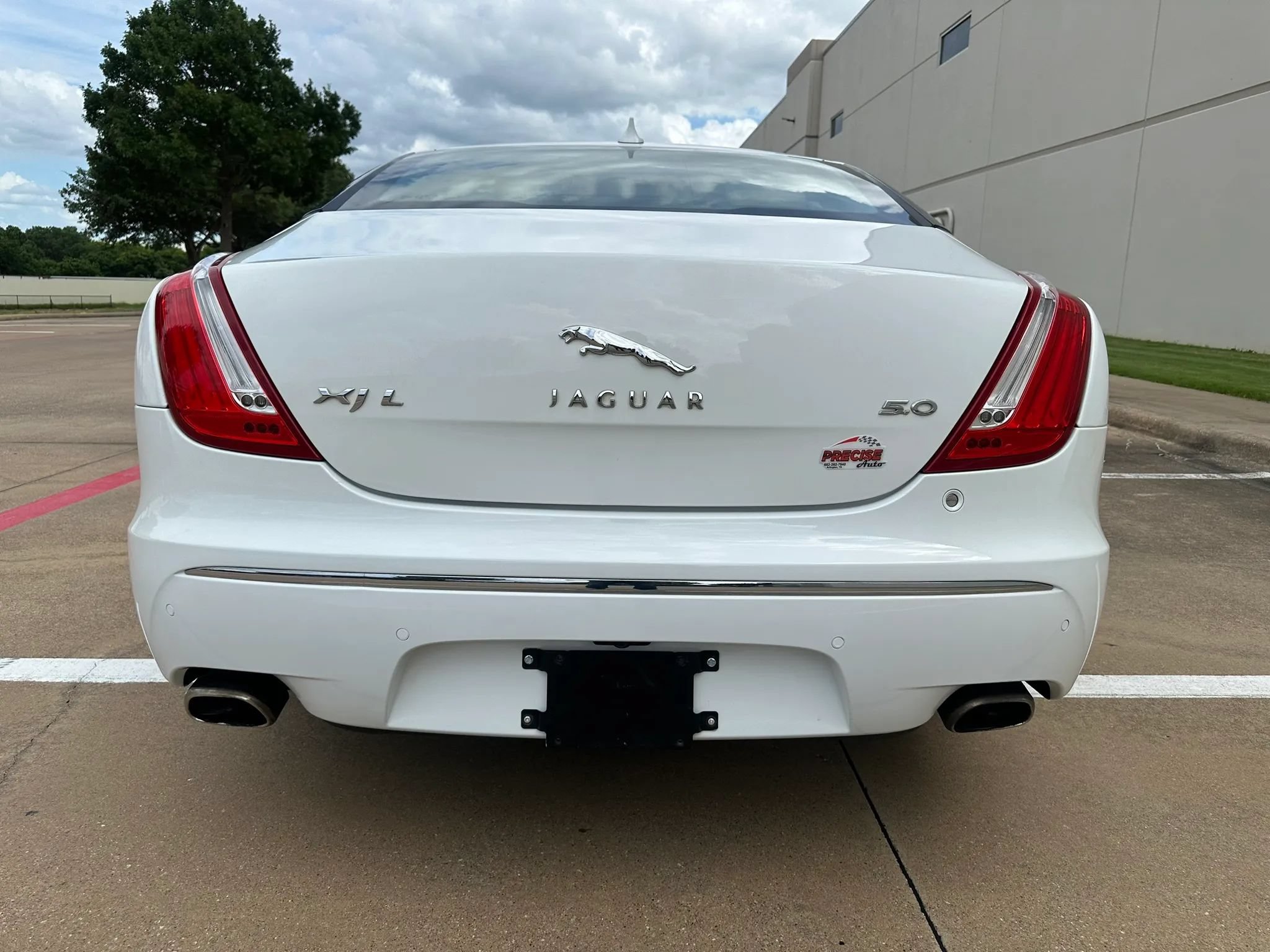 Used 2013 Jaguar XJ L Portfolio RWD image 11