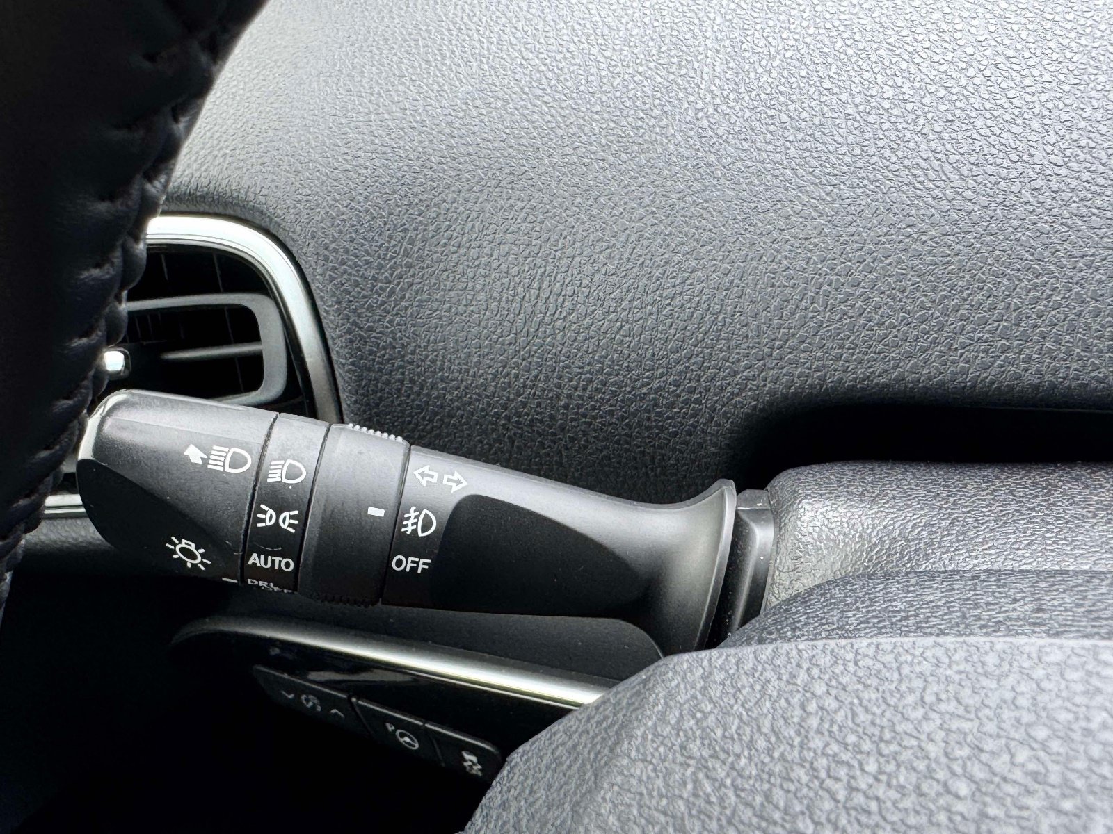 Certified 2022 Toyota Prius XLE AWD/4WD image 27