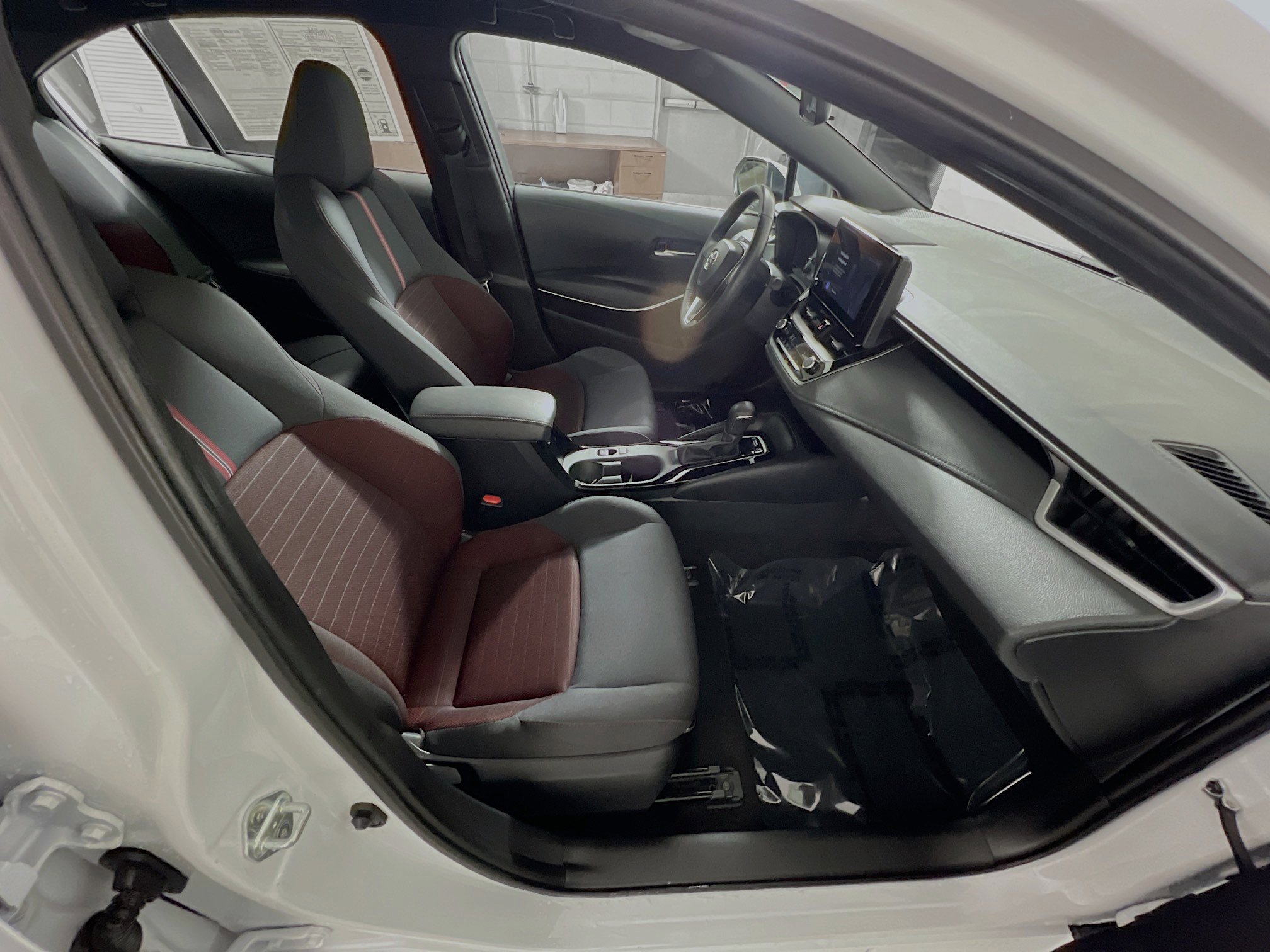 Used 2024 Toyota Corolla SE image 31