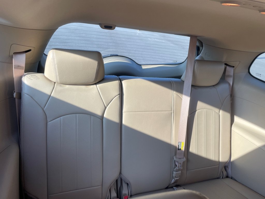 Used 2009 Buick Enclave CXL w/ Entertainment Package #2 FWD image 21