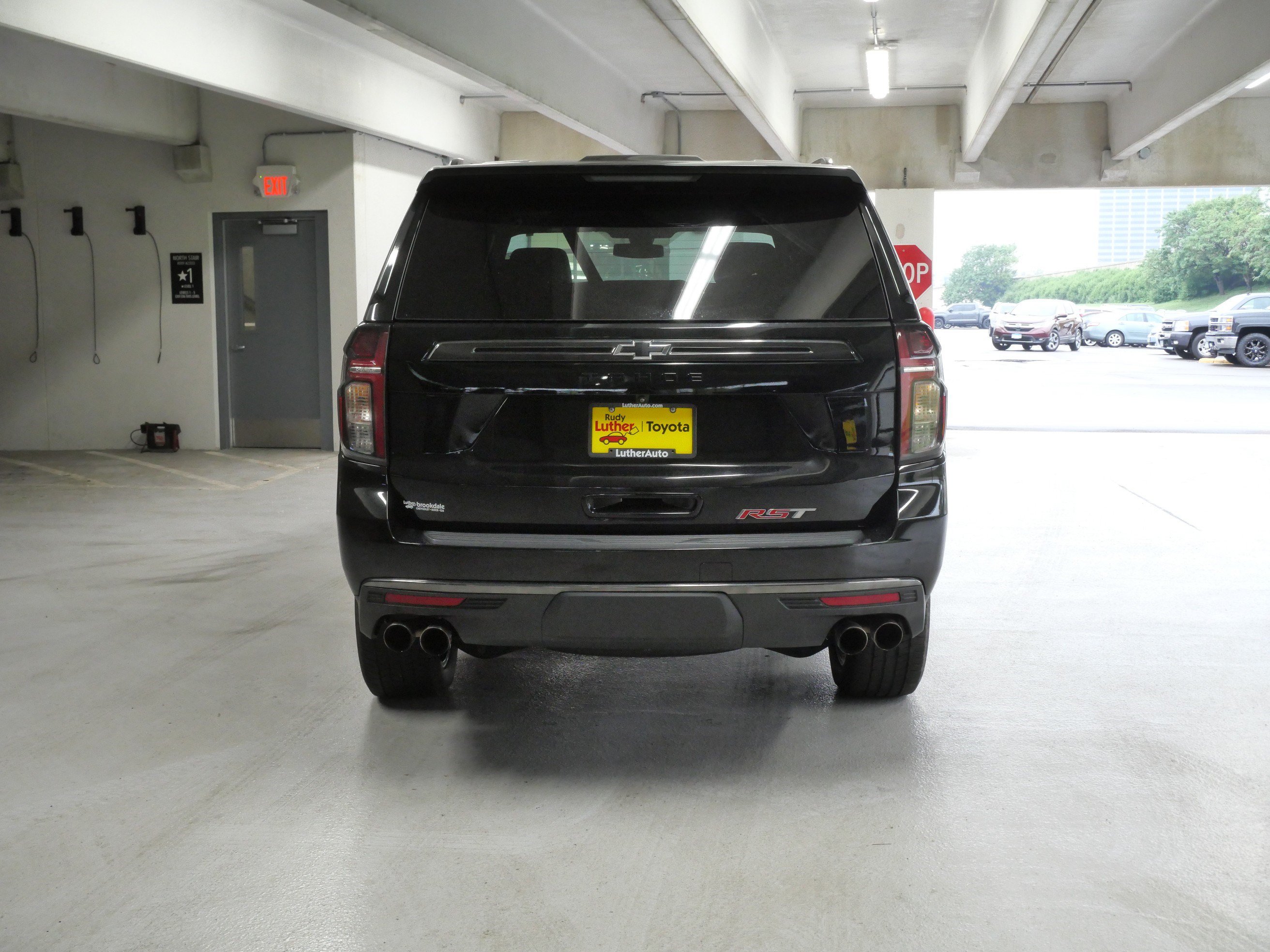 Used 2022 Chevrolet Tahoe RST w/ Sport Performance Package AWD/4WD image 39