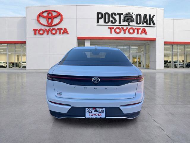 Used 2023 Toyota Crown XLE image 6