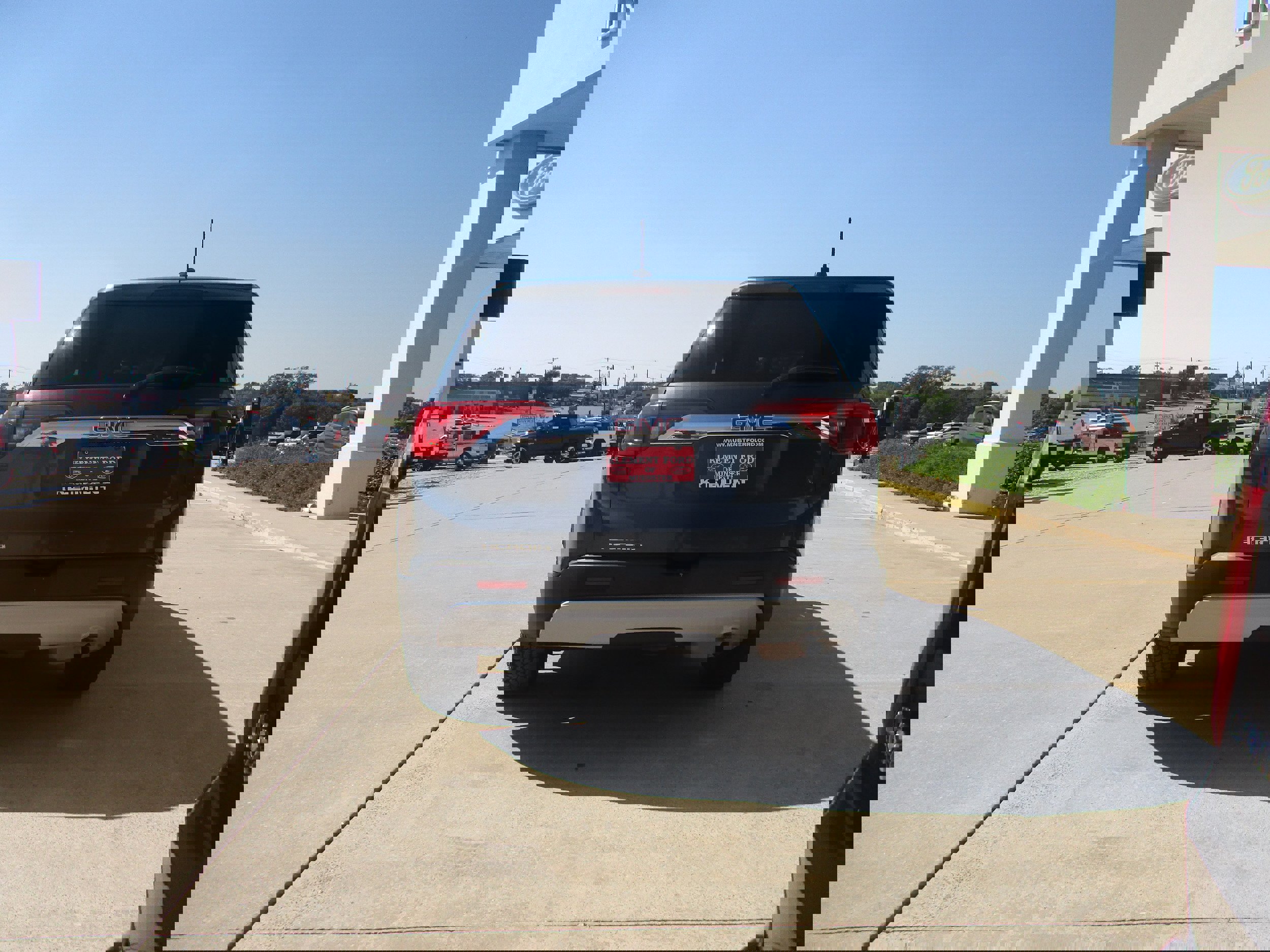 Used 2019 GMC Acadia SLE image 4