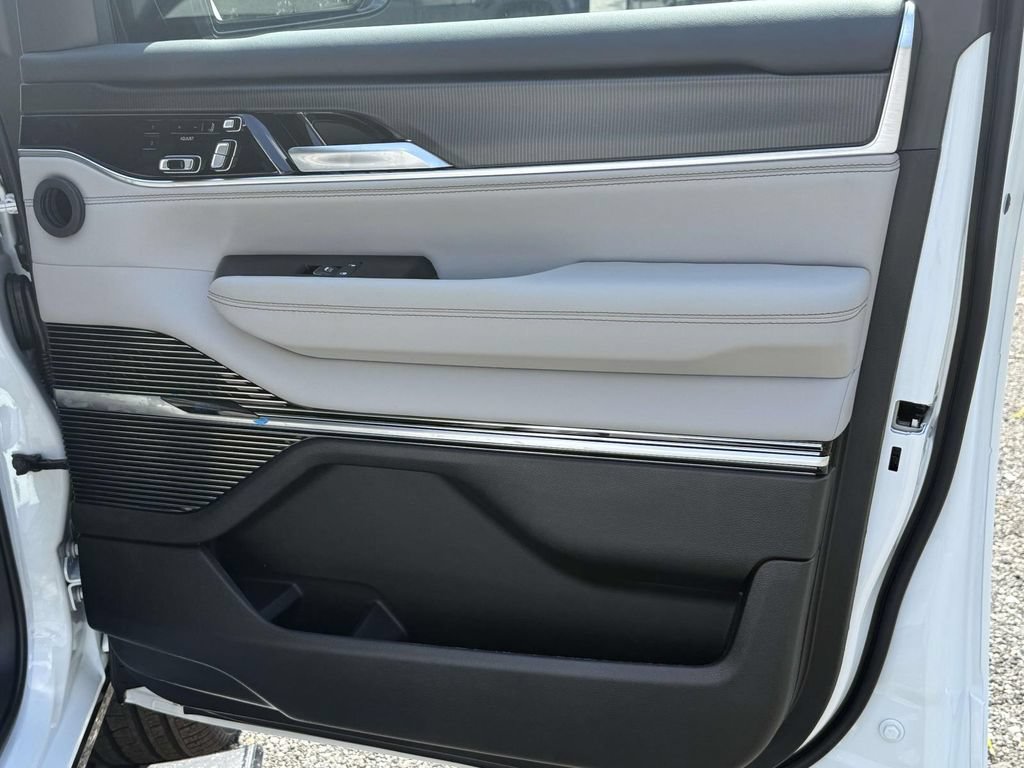 New 2026 Jeep Grand Wagoneer Summit w/ Premium Group III AWD/4WD image 7