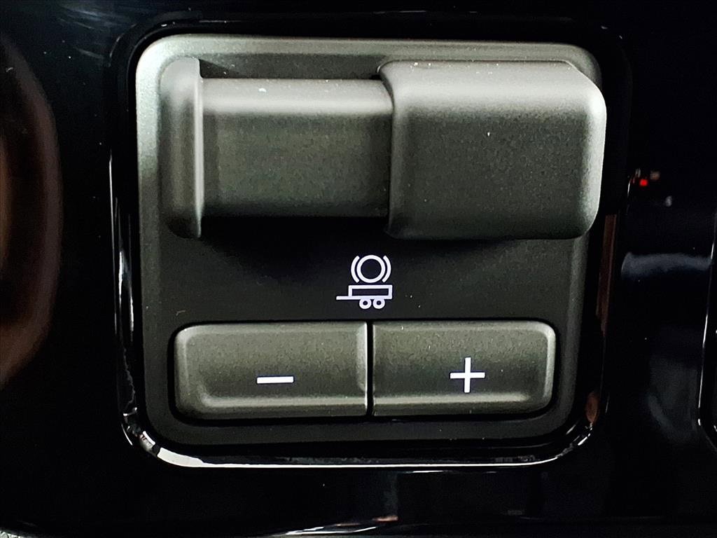 New 2026 GMC Sierra 1500 SLT image 15