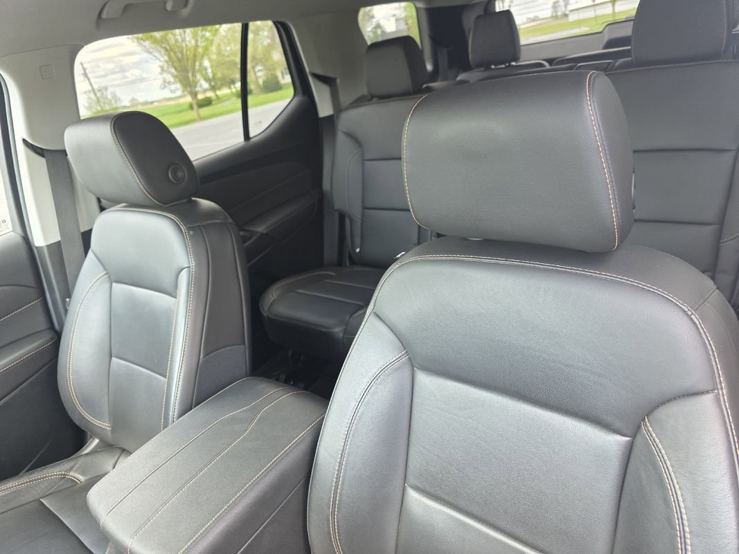 Used 2020 Chevrolet Traverse LT w/ LT Premium Package FWD image 12