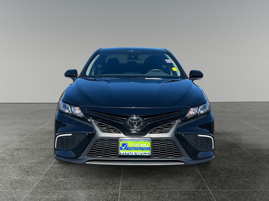 Used 2024 Toyota Camry SE AWD/4WD image 2