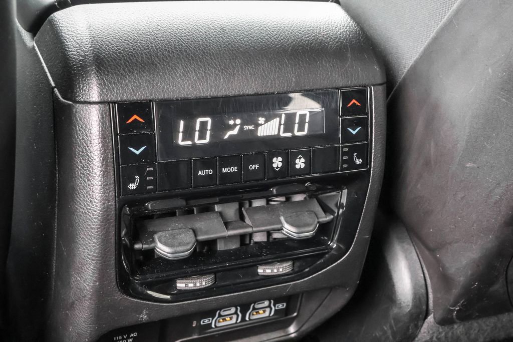 Used 2023 Jeep Grand Cherokee Overland w/ Adv Protech Group III AWD/4WD image 35