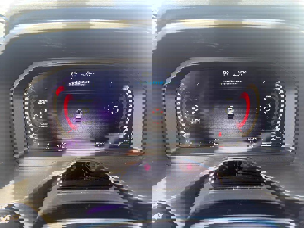 Used 2025 Nissan Rogue SL w/ Tech Package image 7