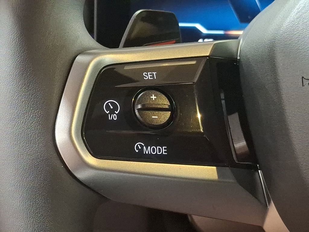 Used 2025 BMW i5 xDrive40 image 18