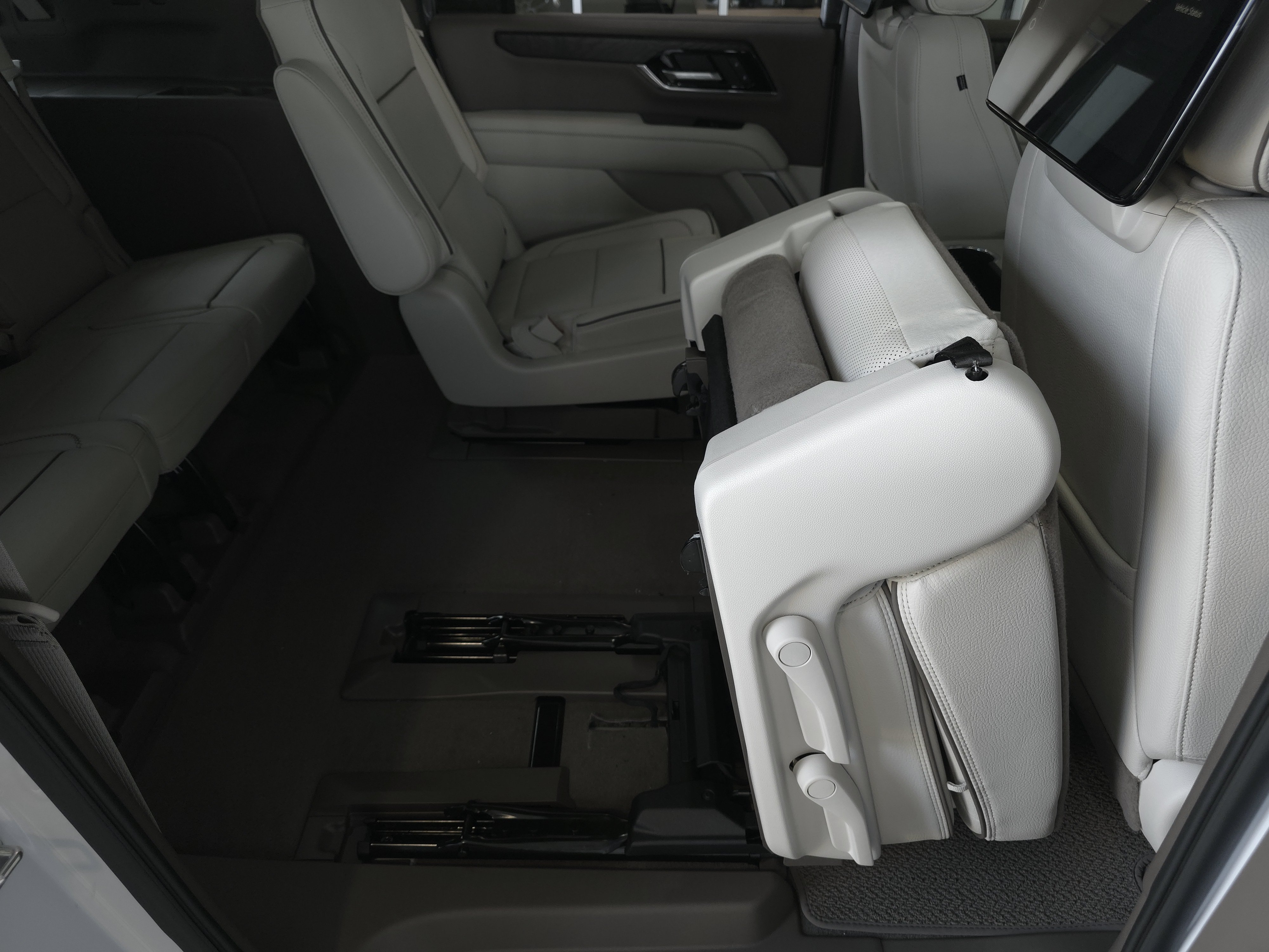 New 2026 GMC Yukon XL Denali w/ Denali Reserve Package AWD/4WD image 42