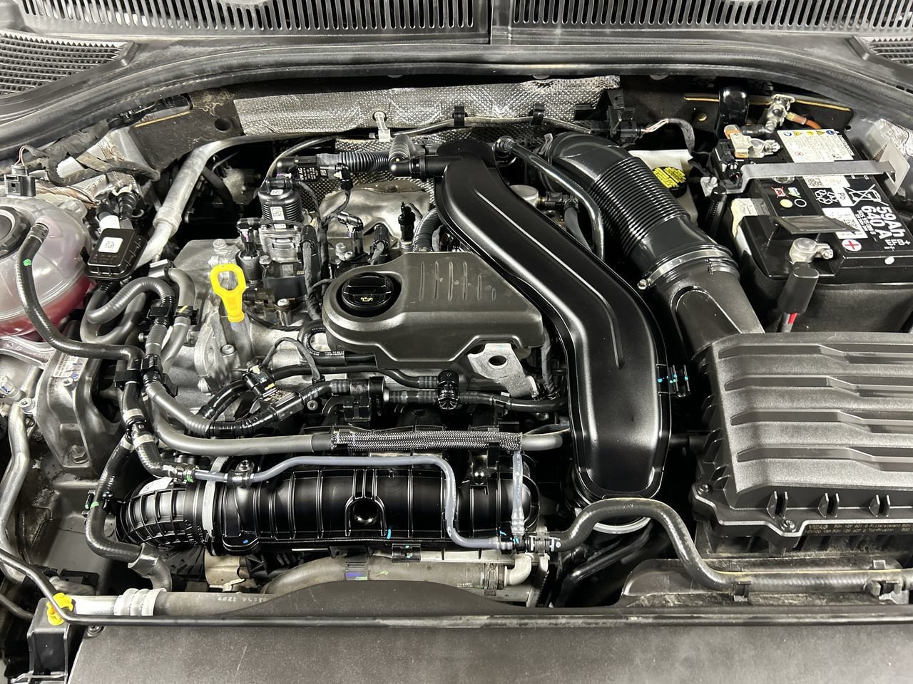 Used 2024 Volkswagen Jetta SE FWD image 11