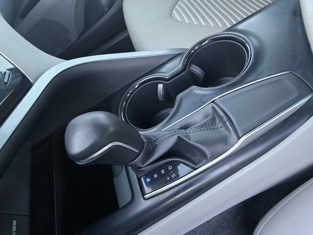 Certified 2018 Toyota Camry SE FWD image 16