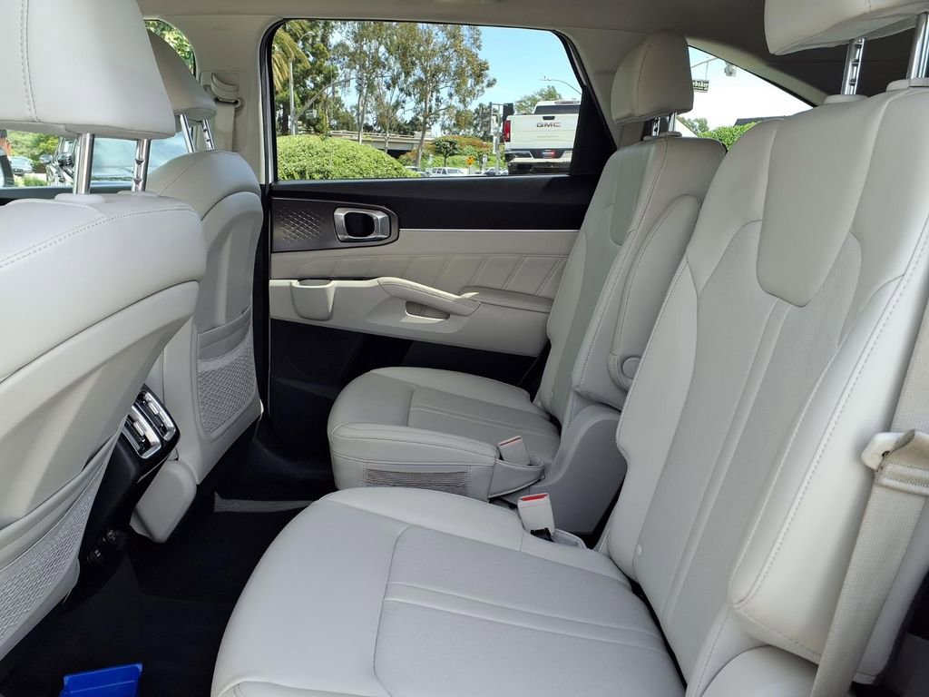 Certified 2023 Kia Sorento SX image 11