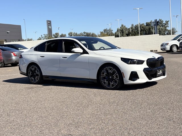 Used 2026 BMW 550e xDrive w/ Executive Package AWD/4WD image 4