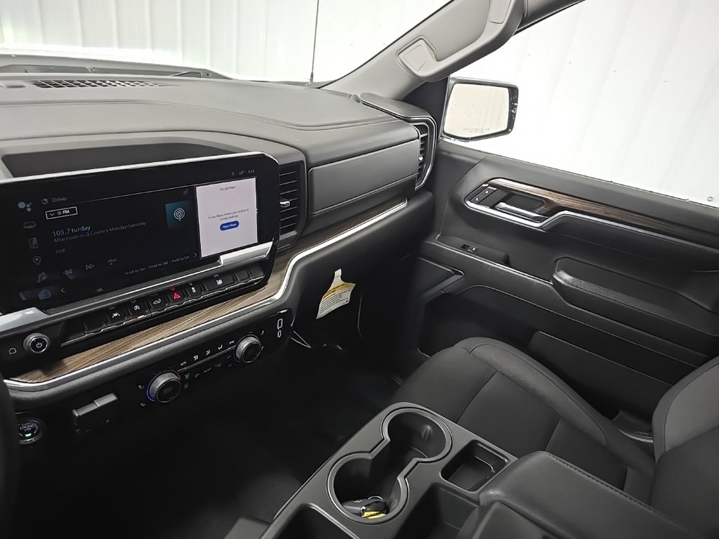 Used 2024 Chevrolet Silverado 1500 LT AWD/4WD image 25