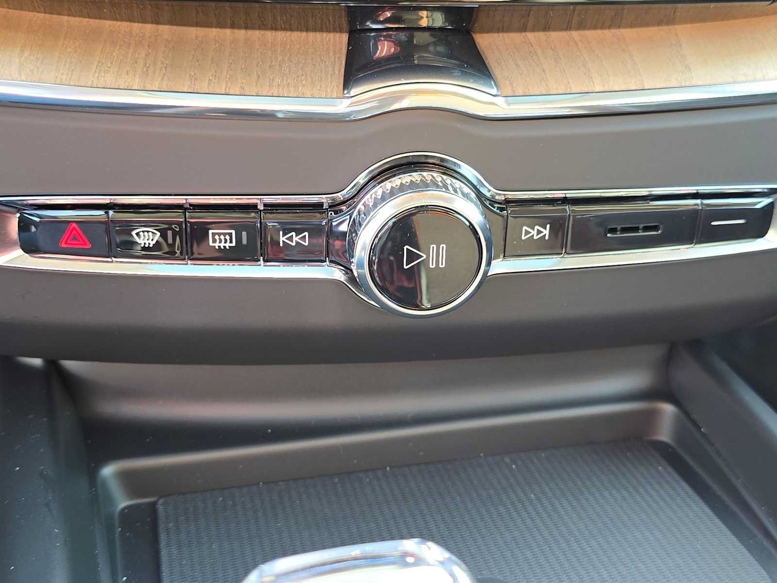 New 2027 Volvo XC60 B5 Ultra AWD/4WD image 29
