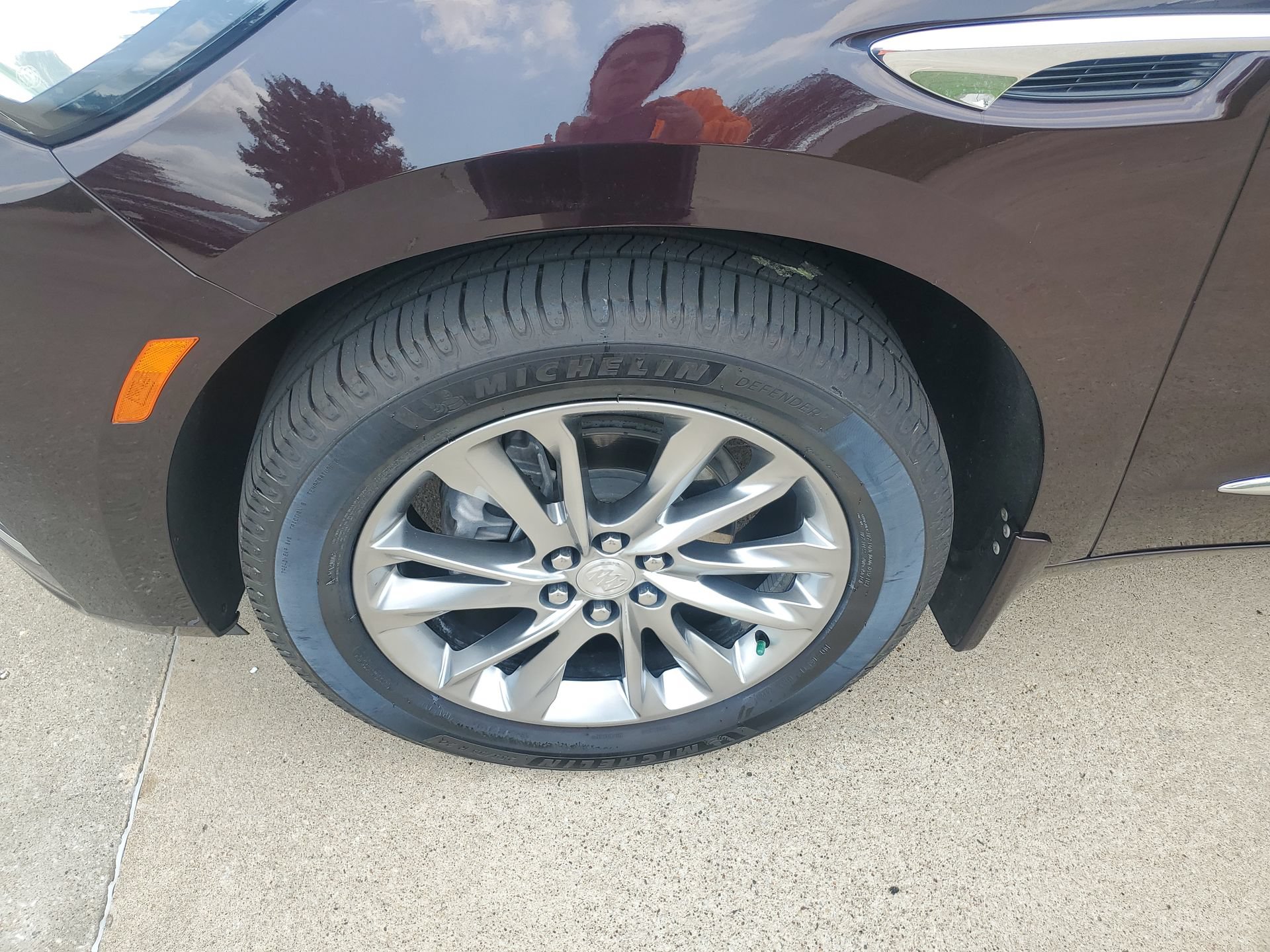 Used 2022 Buick Enclave Avenir w/ Avenir Technology Package AWD/4WD image 40