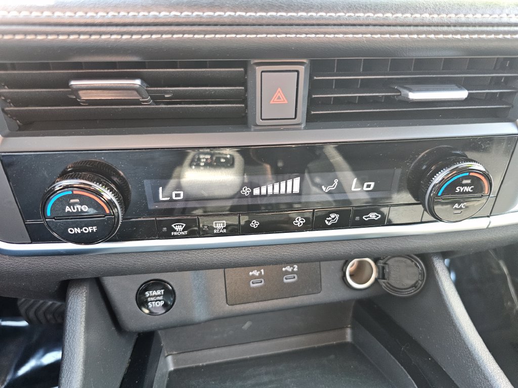 Used 2024 Nissan Rogue SV FWD image 31