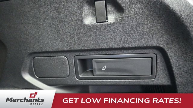 Used 2022 Volkswagen Tiguan SE AWD/4WD image 17