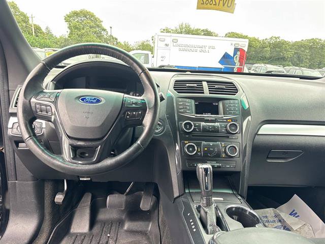Used 2016 Ford Explorer XLT w/ Class II Trailer Tow Package AWD/4WD image 9