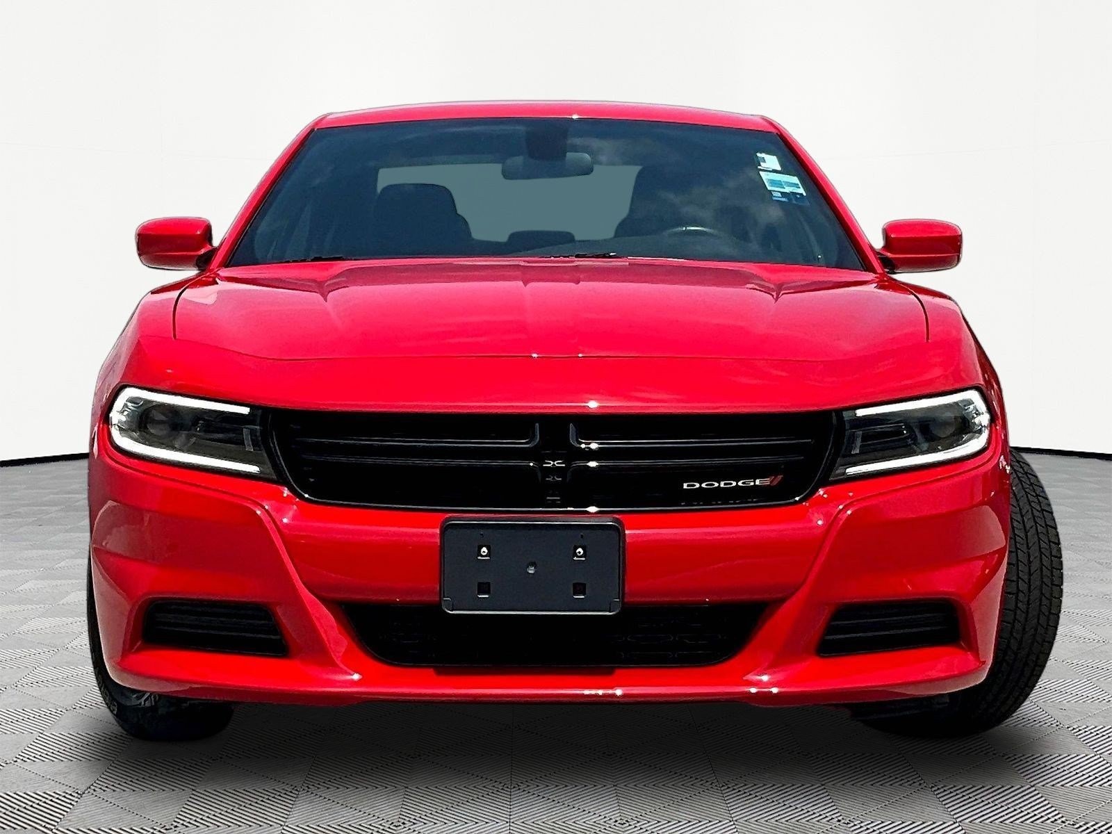 Used 2022 Dodge Charger SXT RWD image 2