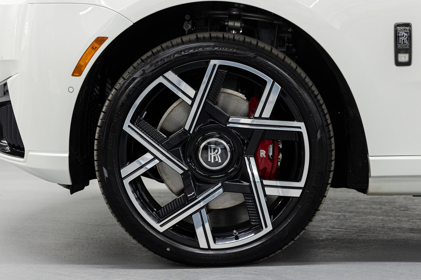 New 2026 Rolls-Royce Cullinan Black Badge image 24