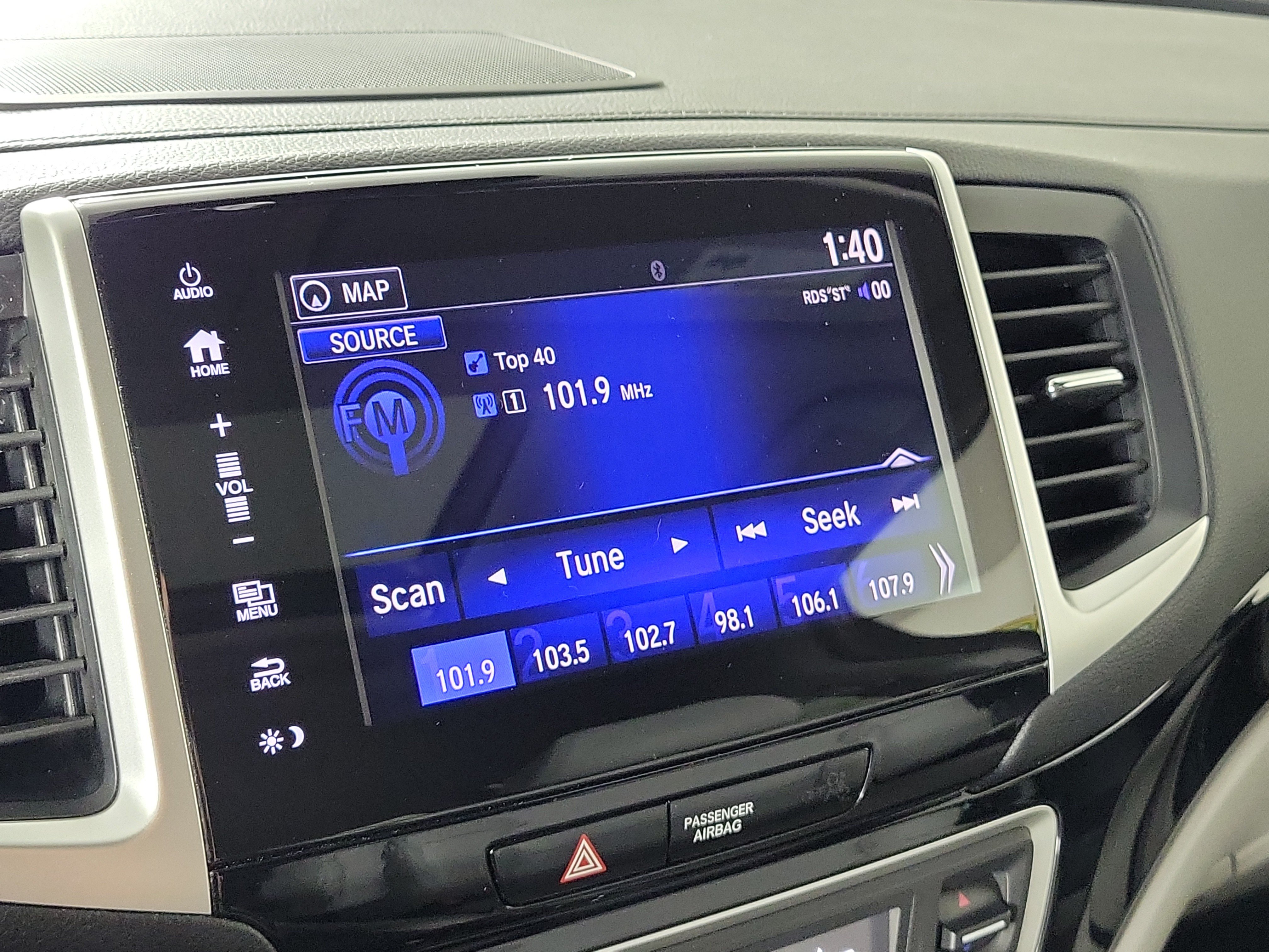 Used 2017 Honda Pilot Touring image 17