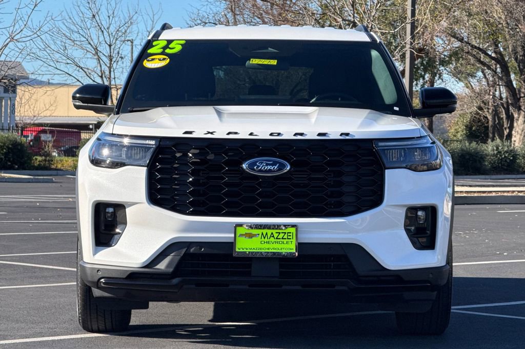 Used 2025 Ford Explorer ST-Line image 7