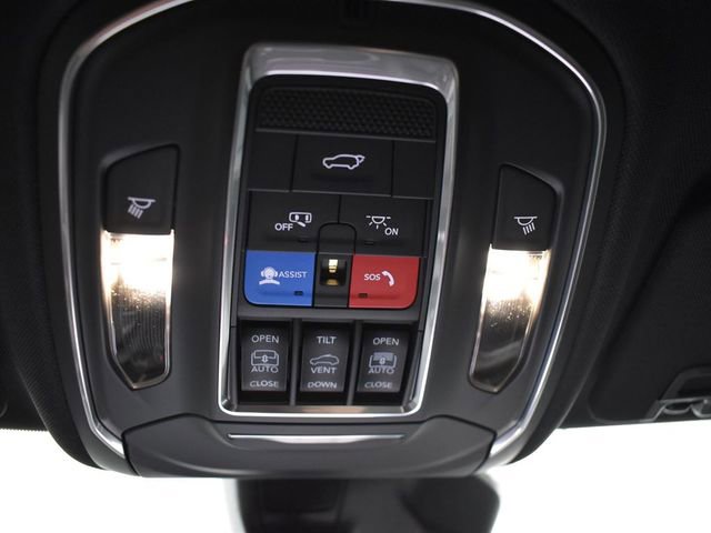 New 2025 Jeep Grand Cherokee Limited w/ Black Appearance Package image 29