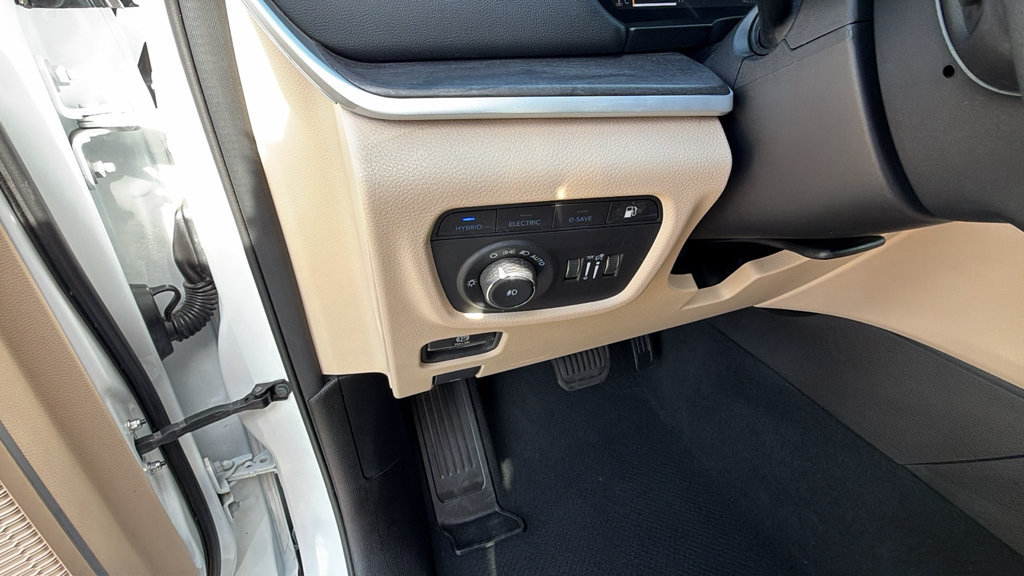Used 2024 Jeep Grand Cherokee Limited 4xe AWD/4WD image 31