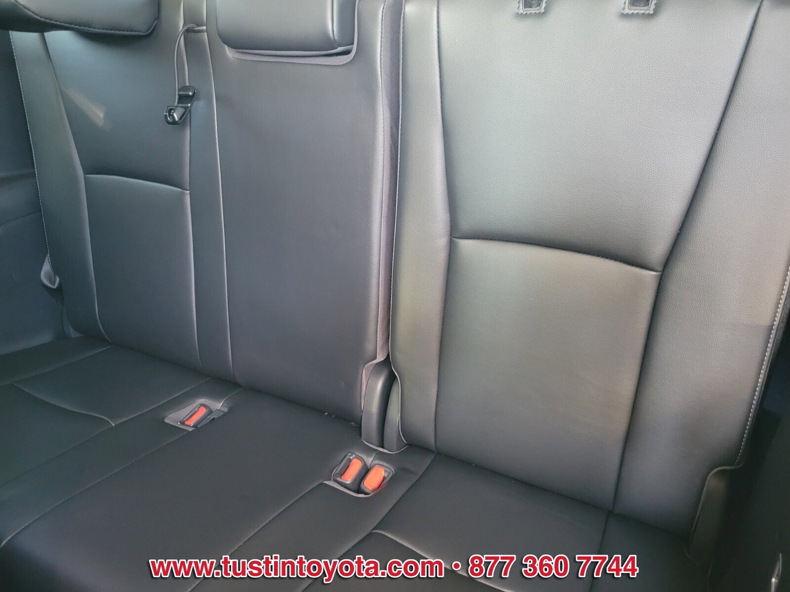 Used 2023 Toyota Highlander Limited image 12