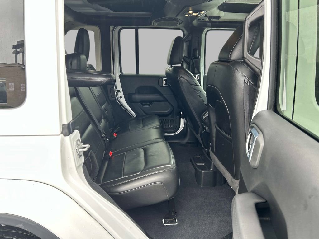 Certified 2022 Jeep Wrangler Unlimited Sahara AWD/4WD image 16