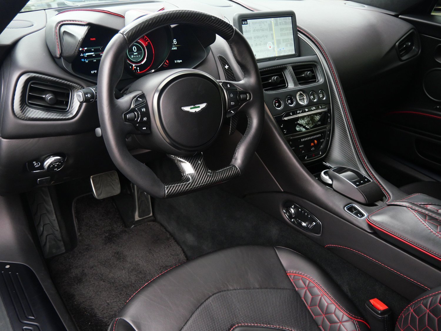 Used 2019 Aston Martin DBS Superleggera image 3