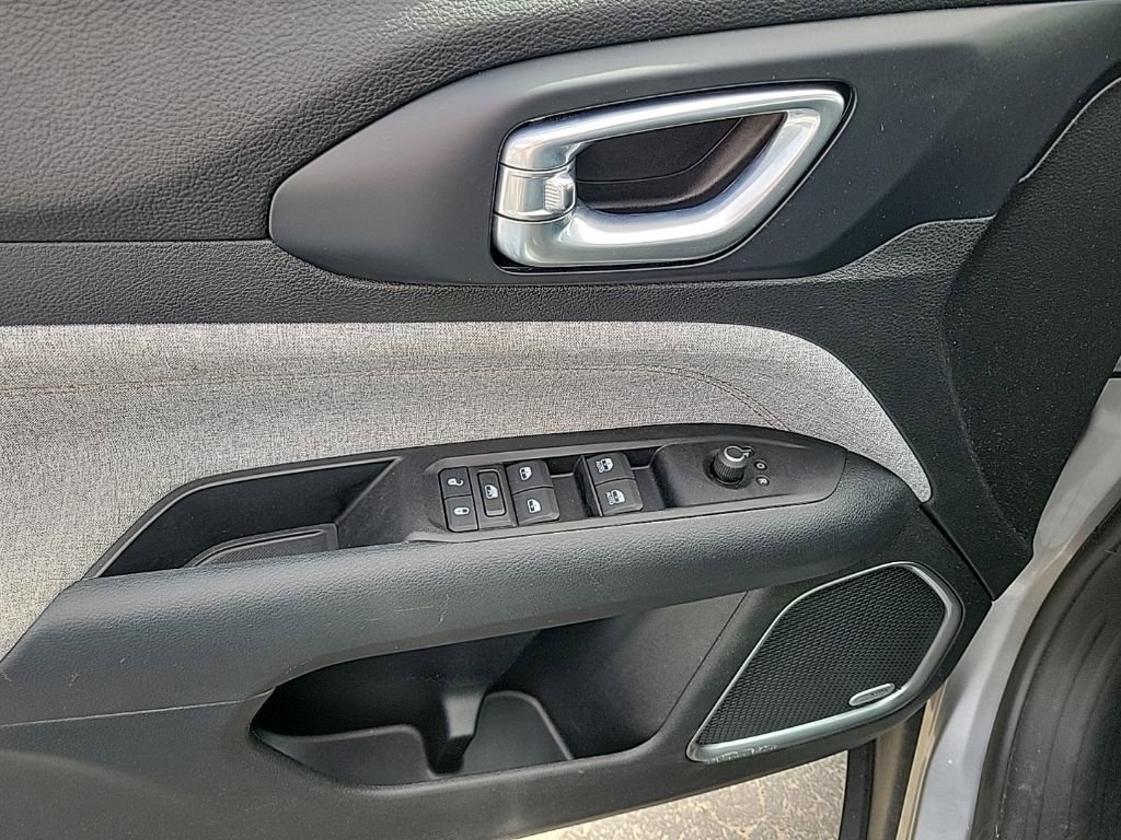 Used 2022 Jeep Compass Latitude w/ Sun and Sound Group image 6